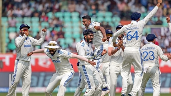 India bounced back to winning ways with a 106-run victory in the second Test in Vizag, which also saw them level the five-match series 1-1 against England.(ANI)