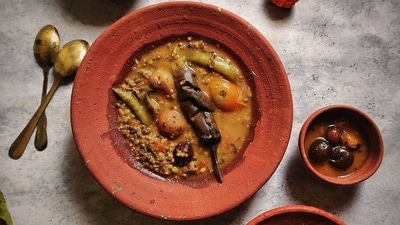 Gota Sheddho: This comfort dish celebrates seasonal produce and is a must-have in many households on Saraswati Puja and the day after. (Instagram/@shreyoshe_sarkar) Gota Sheddho: This comfort dish celebrates seasonal produce and is a must-have in many households on Saraswati Puja and the day after. (Instagram/@shreyoshe_sarkar)