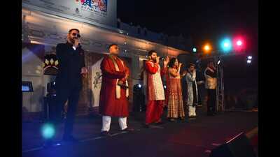 Indian a capella group (all-vocal music group), Voctronica, performs on the final day of the Sanatkada Lucknow Festival,on Monday. (Sourced) Indian a capella group (all-vocal music group), Voctronica, performs on the final day of the Sanatkada Lucknow Festival,on Monday. (Sourced)