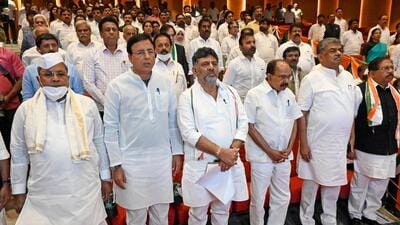 Karnataka chief minister Siddaramaiah with state deputy chief minister DK Shivakumar, state home minister G Parameshwara, Congress general secretary Randeep Surjewala and others during the party Leaders Meet ahead of the 2024 Lok Sabha elections in Bengaluru on January 10. (ANI) Karnataka chief minister Siddaramaiah with state deputy chief minister DK Shivakumar, state home minister G Parameshwara, Congress general secretary Randeep Surjewala and others during the party Leaders Meet ahead of the 2024 Lok Sabha elections in Bengaluru on January 10. (ANI)