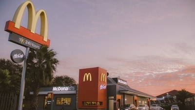 McDonald's has over 40,000 stores worldwide, most of which are owned and operated by thousands of independent businesses under a franchise system. (Unsplash) McDonald's has over 40,000 stores worldwide, most of which are owned and operated by thousands of independent businesses under a franchise system. (Unsplash)