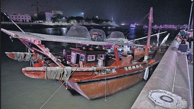 Mumbai, India - Feb. 6, 2024: Unidentified vessel entred in Indian water at Gateway Of India, in Mumbai, India, on Tuesday, February 6, 2024. (Photo by Anshuman Poyrekar/ Hindustan Times) (Hindustan Times) Mumbai, India - Feb. 6, 2024: Unidentified vessel entred in Indian water at Gateway Of India, in Mumbai, India, on Tuesday, February 6, 2024. (Photo by Anshuman Poyrekar/ Hindustan Times) (Hindustan Times)