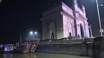 Kuwaiti vessel entered Indian waters at Gateway of India in Mumbai (HT photo by Anshuman Poyrekar) Kuwaiti vessel entered Indian waters at Gateway of India in Mumbai (HT photo by Anshuman Poyrekar)