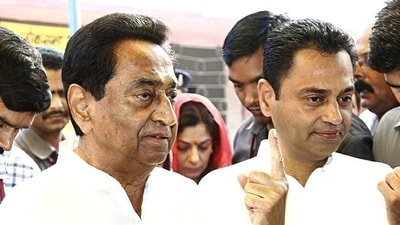 Kamal Nath and his son Nakul Nath (ANI Photo)