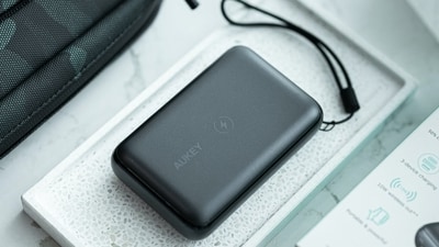 Experience the ultimate convenience with our range of 20,000 mAh power banks, perfect for Valentine's Day gifting. (Pexels)