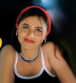 Rani Mukerji popularised wide headbands and beaded necklaces after wearing it in Hello Brother (1999) Rani Mukerji popularised wide headbands and beaded necklaces after wearing it in Hello Brother (1999)