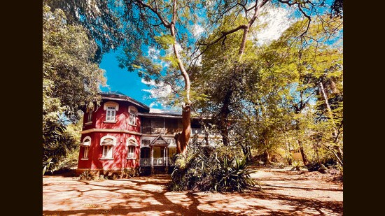 The fraudulent sale of bungalows came to light after Southern Command, Defence Estate Director Saurav Ray found irregularities related to documentation of New Poona Club. (HT PHOTO)
