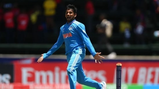 Musheer Khan picked up two wickets as South Africa posted 244-7 in 50 overs(Getty Images)