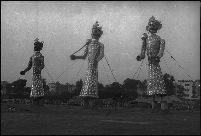 “Is it possible anymore to love and admire Indrajit, aka Meghnad, Ravana’s spirited younger brother, invincible behind the clouds?” Dussehra at the Ramlila Grounds on 19 October 1980. (SN Sinha/HT Archive)