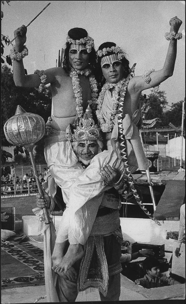 “The Hindu epics, with their playfulness and plurality, are much like the Hellenic pantheon and Homeric narration. As long as they have been around, their fluidity has seeped into all crevices of Indian life far more than a single absolute version could ever have done”. The DCM Ramlila in the Bara Hindu Rao area of Delhi on 25 October 1982 (SN Sinha/HT Archive)