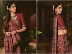 Sonam Kapoor wears her mom's 35-year-old gharchola for a wedding. Sonam Kapoor wears her mom's 35-year-old gharchola for a wedding.