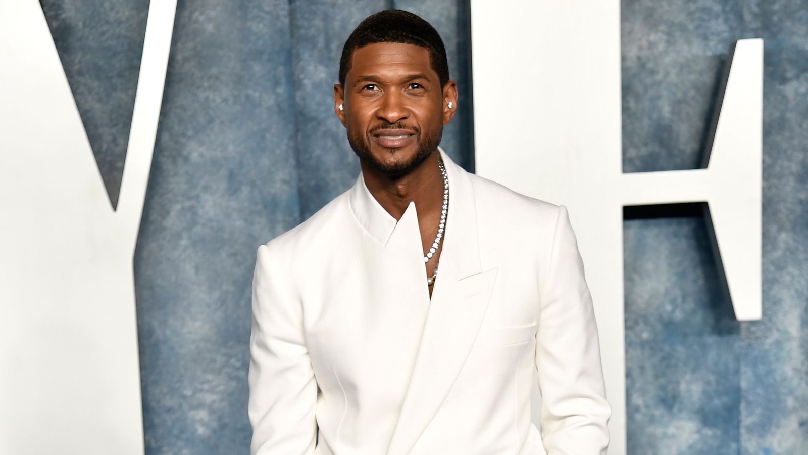 Usher announces he'll go on tour after Super Bowl performance - Vimarsana News