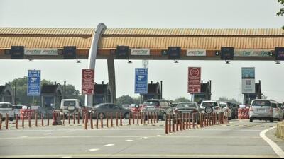 Jaypee Infratech Limited (JIL), the concessionaire of the expressway, has proposed about 10% increase in toll rates for different categories of vehicles. (Hindustan Times) Jaypee Infratech Limited (JIL), the concessionaire of the expressway, has proposed about 10% increase in toll rates for different categories of vehicles. (Hindustan Times)
