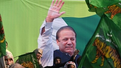 Supporters listen former prime minister Nawaz Sharif of the Pakistan Muslim Legue Nawaz (PMLN) speak during a rally on the last day of the election campaign in Kasur of Punjab province, (AFP) Supporters listen former prime minister Nawaz Sharif of the Pakistan Muslim Legue Nawaz (PMLN) speak during a rally on the last day of the election campaign in Kasur of Punjab province, (AFP)