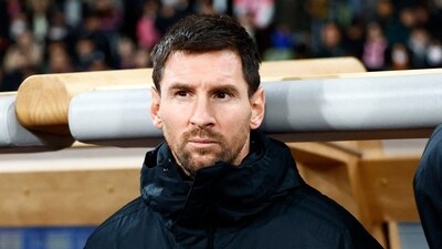 Inter Miami's Lionel Messi on the substitutes bench before the match (REUTERS)
