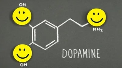 "Are you dopamine chasing? Seeking out those quick temporary hits of pleasure and reward? Your brain loves it - but it’s easy to get addicted to these dopamine hits and caught in compulsions - always reaching for your phone, the remote, the pantry door or the add to cart button," wrote Therapist Rebekah Ballagh. (Unsplash) "Are you dopamine chasing? Seeking out those quick temporary hits of pleasure and reward? Your brain loves it - but it’s easy to get addicted to these dopamine hits and caught in compulsions - always reaching for your phone, the remote, the pantry door or the add to cart button," wrote Therapist Rebekah Ballagh. (Unsplash)