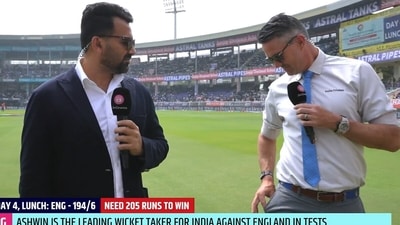 Zaheer Khan reacted to Kevin Pietersen saying 'I got MS Dhoni in my pocket' (Screengrab) Zaheer Khan reacted to Kevin Pietersen saying 'I got MS Dhoni in my pocket' (Screengrab)
