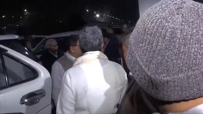 Karnataka Chief Minister Siddaramaiah arrives in Delhi to hold the 'Chalo Delhi' protest at Jantar Mantar on Wednesday. (ANI) Karnataka Chief Minister Siddaramaiah arrives in Delhi to hold the 'Chalo Delhi' protest at Jantar Mantar on Wednesday. (ANI)