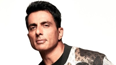 Sonu Sood became a victim of deepfake recently. Sonu Sood became a victim of deepfake recently.