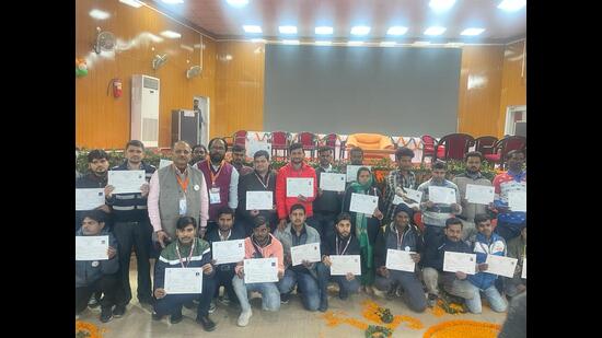 Deepak Sareen, GM of Skills Council for Persons with Disabilities, with the youngsters who secured job offer. (Sourced)