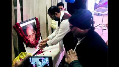 Congress leaders have paid tribute to poet Pradeep (HT Photo)