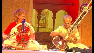 East Meets West was a jugalbandi of sitar and cello by Shubhendra Rao and Saskia De Hass. (Manjari Sinha) East Meets West was a jugalbandi of sitar and cello by Shubhendra Rao and Saskia De Hass. (Manjari Sinha)