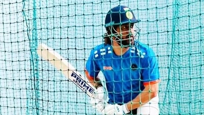 MS Dhoni promotes his friend's sports company with a new bat.