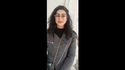 Her phone had important professional and personal data, so she was not going to let it go, said Nitika Sharma, a native of Bathinda and currently working in Delhi. (HT Photo) Her phone had important professional and personal data, so she was not going to let it go, said Nitika Sharma, a native of Bathinda and currently working in Delhi. (HT Photo)