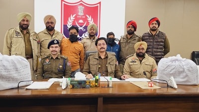 Patiala SSP Varun Sharma addressing the media regarding the arrests on Thursday. (HT Photo) Patiala SSP Varun Sharma addressing the media regarding the arrests on Thursday. (HT Photo)