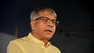 Pune, India - November 26, 2018: Prakash Ambedkar speak at Wanchit Bahujan Samaj convention at SSPMS ground in Pune, India, on Monday, November 26, 2018. (Photo by Sanket Wankhade/HT PHOTO) Pune, India - November 26, 2018: Prakash Ambedkar speak at Wanchit Bahujan Samaj convention at SSPMS ground in Pune, India, on Monday, November 26, 2018. (Photo by Sanket Wankhade/HT PHOTO)