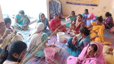 Rural women busy making jewellery and other items using Moonj grass in Mahewa area of Prayagraj. (HT File) Rural women busy making jewellery and other items using Moonj grass in Mahewa area of Prayagraj. (HT File)