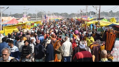 Rush of pilgrims arriving on the eve of the Mauni Amavasya snan at Magh Mela in Prayagraj on Feb 8. (Anil Kumar Maurya/HT) Rush of pilgrims arriving on the eve of the Mauni Amavasya snan at Magh Mela in Prayagraj on Feb 8. (Anil Kumar Maurya/HT)