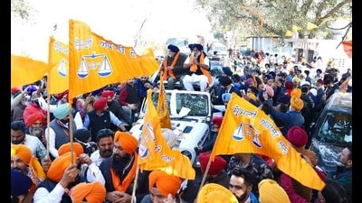 Shiromani Akali Dal president Sukhbir Singh Badal with party leader Adesh Partap Singh Kairon during Punjab Bachao Yatra in Tarn Taran district on Thursday. (HT Photo) Shiromani Akali Dal president Sukhbir Singh Badal with party leader Adesh Partap Singh Kairon during Punjab Bachao Yatra in Tarn Taran district on Thursday. (HT Photo)