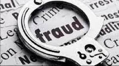 The complainant Ram Mehar Sharma said that the two cops demanded  ₹5 lakh illegal gratification. (HT File Photo)
