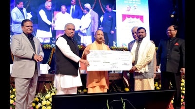 U.P. CM at the curtain raiser ceremony of second edition of International Trade Show at Lok Bhavan in Lucknow on Feb 8. (HT photo)