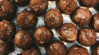 Cocoa Content: The percentage of cocoa in chocolate determines its flavor and health benefits. Dark chocolate with higher cocoa content is richer in antioxidants, which can promote heart health. (Unsplash) Cocoa Content: The percentage of cocoa in chocolate determines its flavor and health benefits. Dark chocolate with higher cocoa content is richer in antioxidants, which can promote heart health. (Unsplash)