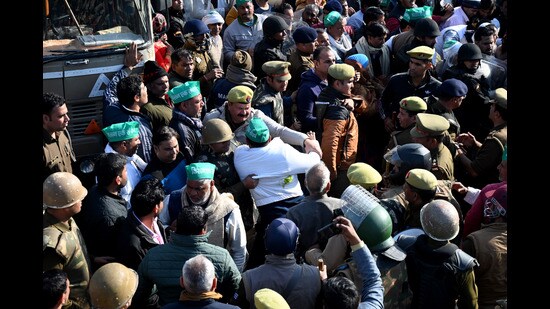 Farmers from Noida and Greater Noida head towards Delhi on Thursday. The Union home ministry has deployed at least 50 companies of central paramilitary forces in Haryana to deal with any law and order situation ahead of farmers’ ‘Delhi Chalo’ agitation on February 13. (Sunil Ghosh / HT)