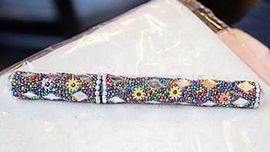 For that old-school &nbsp;love letter to pen your feelings! Price: <span class='webrupee'>₹</span>25 at Shop 1, Janpath.(Photo: Manoj Verma/HT)