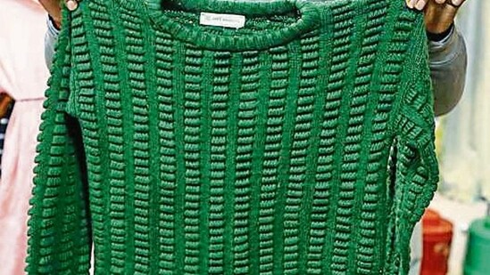 Crop sweaters for the gulabi thand of February. Price: <span class='webrupee'>₹</span>25 at Shop 68, Sarojini Nagar.(Photo: Sarojini Nagar)