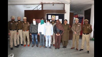 Four gang members, identified as Sunny Mohindru, Ajay Kumar, Mishti and Manpreet Singh, have been arrested. (HT Photo)