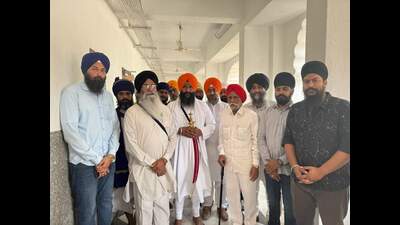 Shiromani Gurdwara Parbandhak Committee (SGPC) president Harjinder Singh Dhami on Friday joined the protest staged by local Sikhs in Nanded in Maharashtra