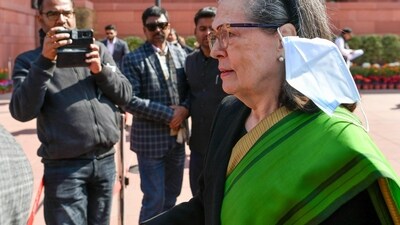 Sonia Gandhi reacted to Bharat Ratna announcements made on Friday. Sonia Gandhi reacted to Bharat Ratna announcements made on Friday.