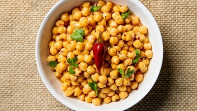 Chickpeas: Chickpeas, also known as garbanzo beans, are rich in protein, fiber, and several vitamins and minerals. They can help improve digestion, support weight management, and reduce the risk of chronic diseases like heart disease and diabetes. (Unsplash) Chickpeas: Chickpeas, also known as garbanzo beans, are rich in protein, fiber, and several vitamins and minerals. They can help improve digestion, support weight management, and reduce the risk of chronic diseases like heart disease and diabetes. (Unsplash)