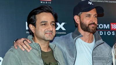 Siddharth Anand with Hrithik Roshan at a promotional event for Fighter. (Ashish Vaishnav) Siddharth Anand with Hrithik Roshan at a promotional event for Fighter. (Ashish Vaishnav)