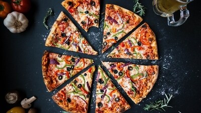 National Pizza Day 2024: Here are best offers on pizza in US National Pizza Day 2024: Here are best offers on pizza in US