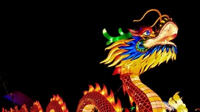 Lion and Dragon Dances: Colorful lion and dragon dances are performed in streets and public spaces to bring good luck and drive away evil spirits. The dances are accompanied by loud music and the sound of drums and cymbals.&nbsp; (Unsplash)