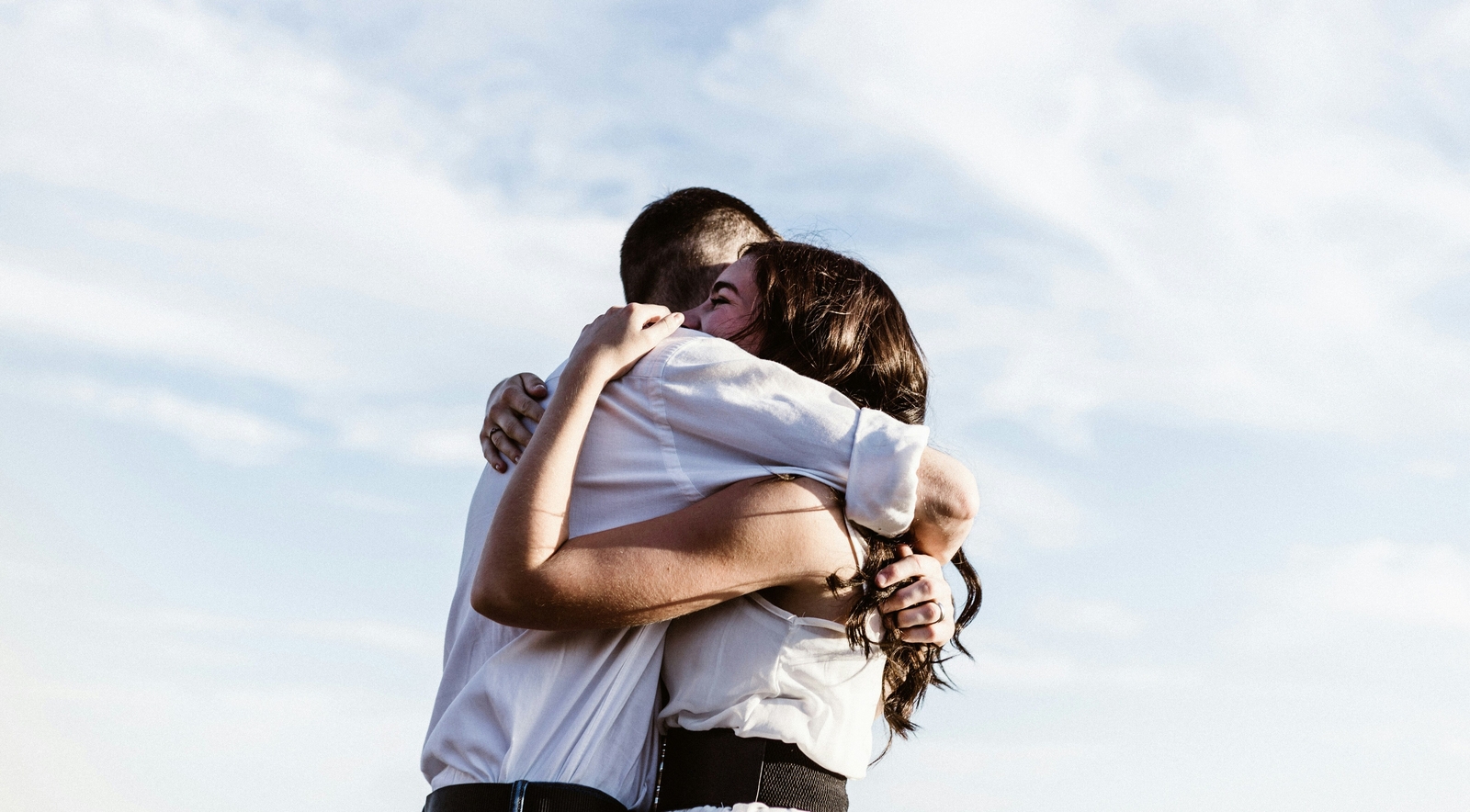 Hug Day 2024: Date, history and significance of sixth day of Valentine's Week - Vimarsana News