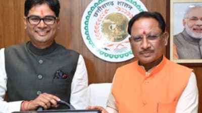 Chhattisgarh finance minister OP Choudhary (left) with chief minister Vishnu Deo Sai (Twitter/@BJP4CGState)
