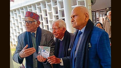 Former students GR Kalra, Sharan, and Inder Kumar Sanan from the Civil Engineering Class of 1954, the oldest batch at the PEC, catch up during the alumni meet on Saturday. (HT Photo) Former students GR Kalra, Sharan, and Inder Kumar Sanan from the Civil Engineering Class of 1954, the oldest batch at the PEC, catch up during the alumni meet on Saturday. (HT Photo)