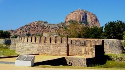 Gingee Fort (Tamil Nadu): Located in Tamil Nadu, Gingee Fort is known for its architectural splendour and historical significance. It was originally built by the Chola dynasty and later fortified by the Vijayanagara Empire and the Marathas. (Pinterest) Gingee Fort (Tamil Nadu): Located in Tamil Nadu, Gingee Fort is known for its architectural splendour and historical significance. It was originally built by the Chola dynasty and later fortified by the Vijayanagara Empire and the Marathas. (Pinterest)